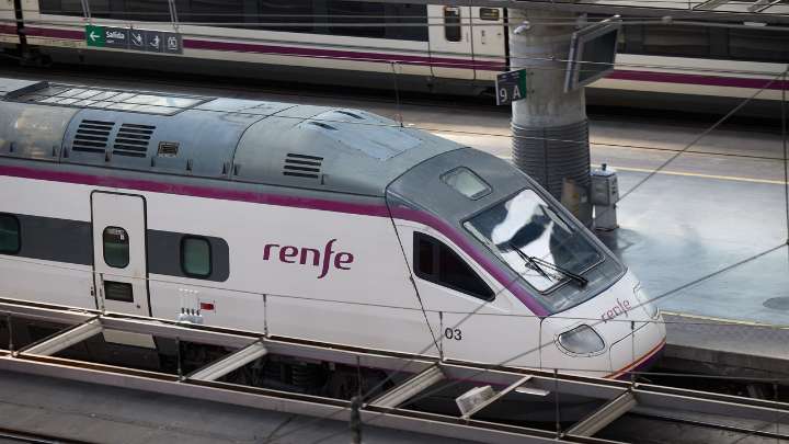 Restablecido el servicio ferroviario en Sevilla tras horas de interrupción por una incidencia en la catenaria