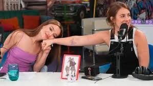 El reencuentro entre Brenda Asnicar y Laura Esquivel, lejos de "Patito Feo"