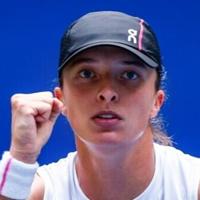 Swiatek labours into US Open third round