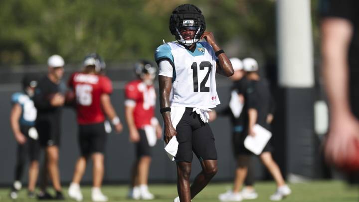 Jaguars will play all starters in preseason opener, including Travis Hunter both ways
