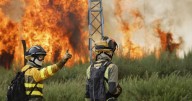 Spain deploys 500 more troops to battle wildfires during extended heat wave