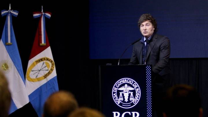 Javier Milei cierra una semana complicada con un discurso en la Bolsa de Comercio de Rosario