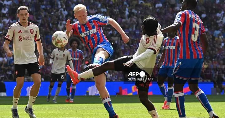 Un Liverpool sin Luis Díaz cae en la Community Shield ante Crystal Palace