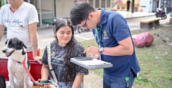Alcaldía promueve el cuidado y la tenencia responsable de los animales en las comunas de Ibagué.