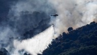 Las impactantes imágenes del nuevo incendio en Tarifa que ha obligado a desalojar a más de 2.000 vecinos de la zona