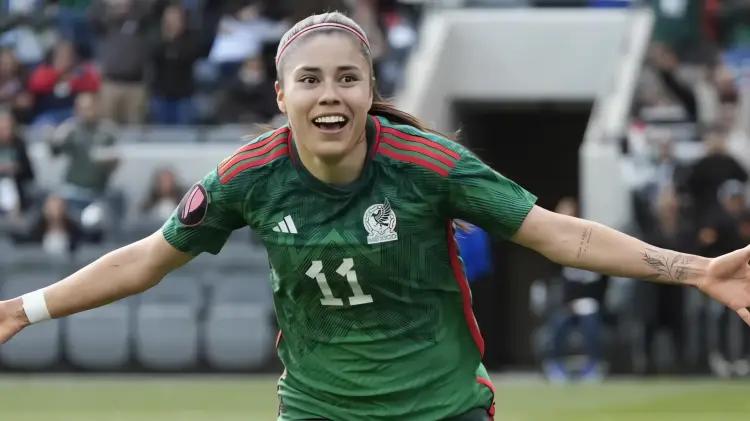 Lizbeth Ovalle hace historia: récord millonario en fútbol femenino