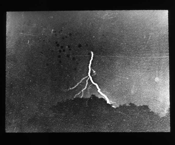 How William N. Jennings captured the first photograph of lightning in 1882