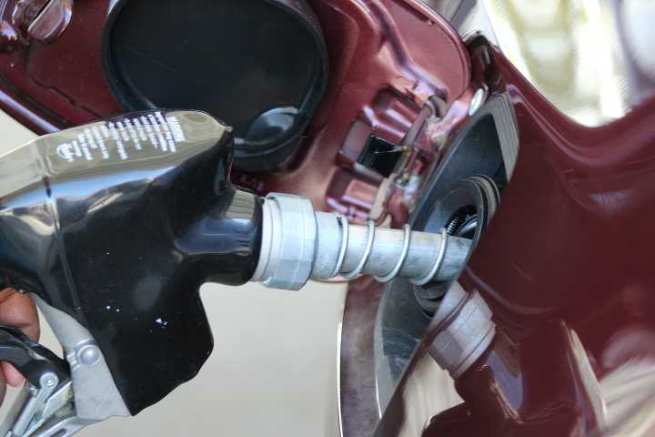 Idaho gas prices drop but could be calm before the holiday storm