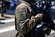 Abogado de inmigrante detenido por ICE pasó la noche en un centro para poder ver a su cliente