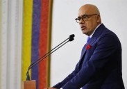 Delegación venezolana encabezada por Jorge Rodríguez llega a China en Medio de tensiones con EEUU