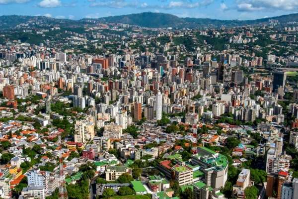 Caracas ocupa el primer lugar: Conozca las ciudades más caras para vivir