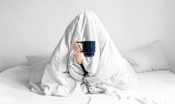 Sueño peligroso: el furor del "sleepmaxxing" en internet