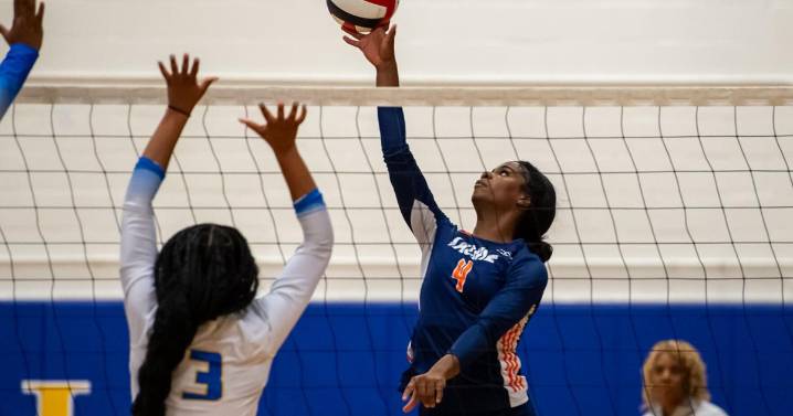 Off and running: Mustangs open 9-6A season with sweep of Lakeview