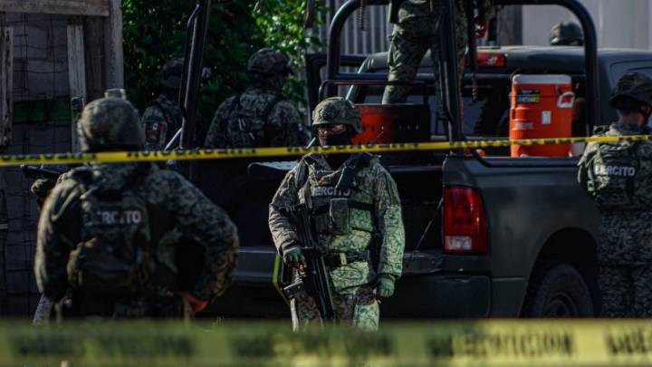 Atacan a balazos hospital y clínica privada en Culiacán; se registran dos muertos