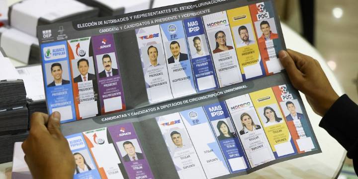 Bolivia vota en unas elecciones que podrían marcar el fin de dos décadas de dominio del MAS