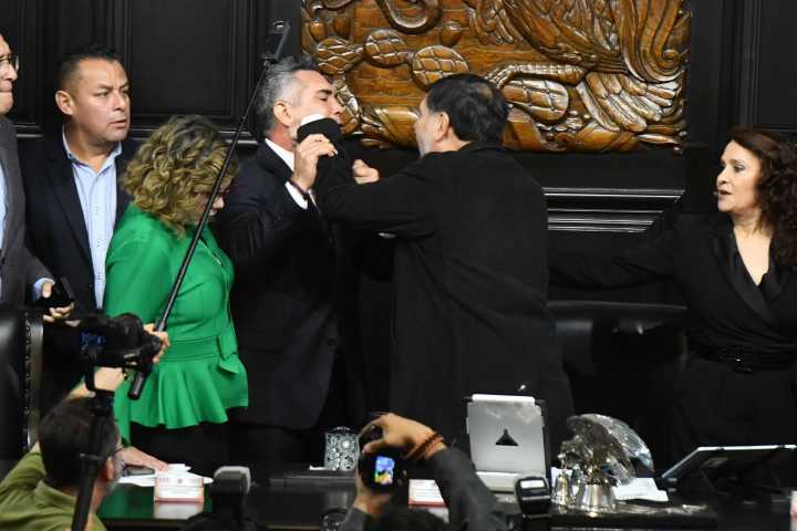 PIDE NOROÑA DESAFUERO MASIVO