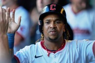 Ramírez logra tres hits y Guardianes remontan ante Marlins para acercarse al comodín
