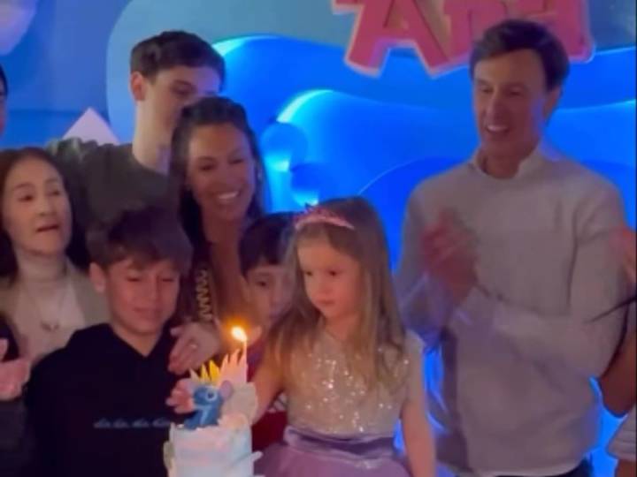 Temática Lilo y Stitch. Las imágenes del soñado cumpleaños de Anita y el reencuentro de Pampita y García Moritán