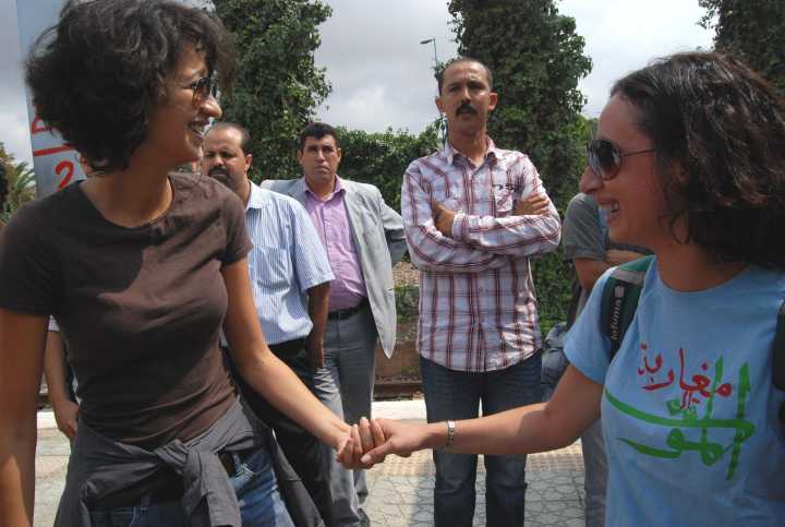 Detienen en Marruecos a una activista LGTBI por ponerse una camiseta con la frase: 'Alá es lesbiana'