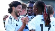 ¡Golazo de Raúl Jiménez! Marca de tiro libre en la pretemporada con Fulham