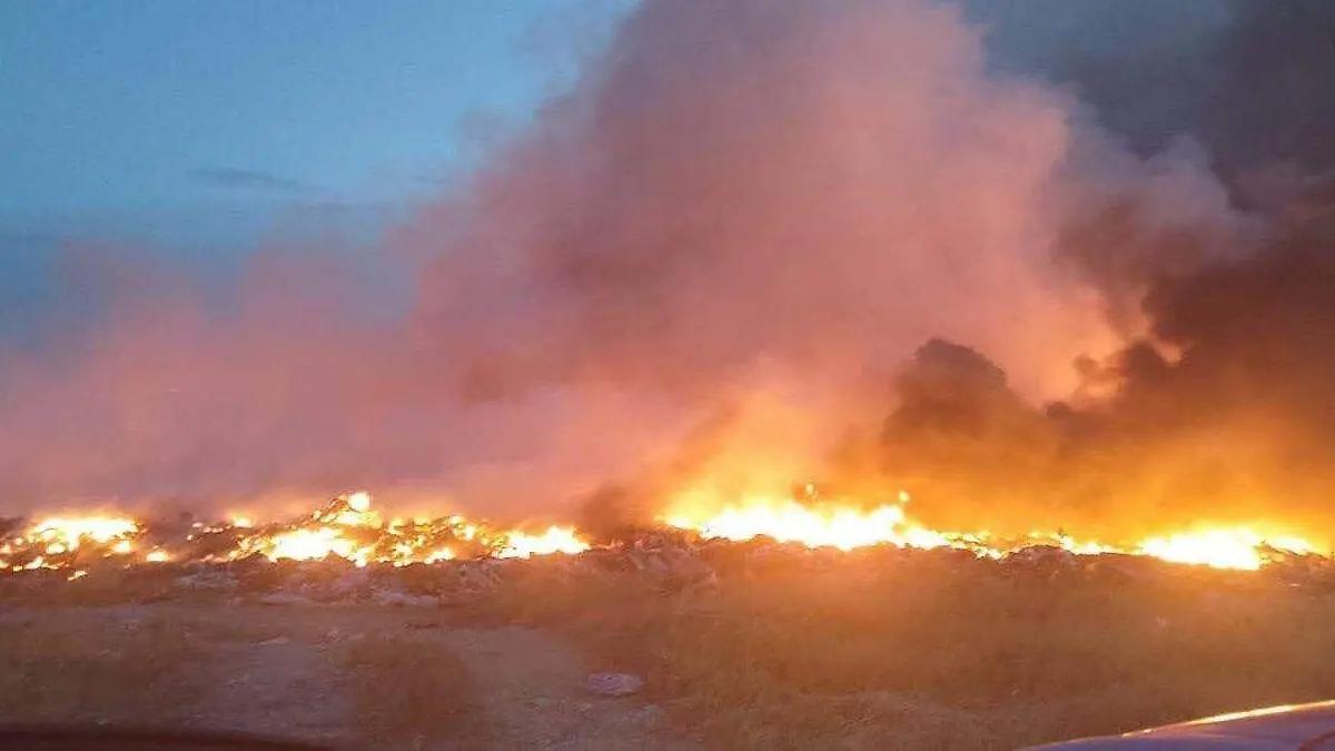 Incendio en barranca de la Rivera Anaya moviliza a cuerpos de emergencia