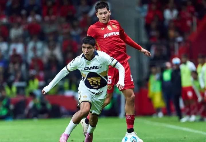 Los Pumas mandarían a Piero Quispe al futbol de Australia