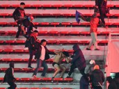Independiente apuntó en un comunicado contra los hinchas de la Universidad de Chile y tildó de "inaceptable" el accionar de los barras locales