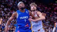 España primero se exhibe y luego se bloquea y pierde contra Francia en París