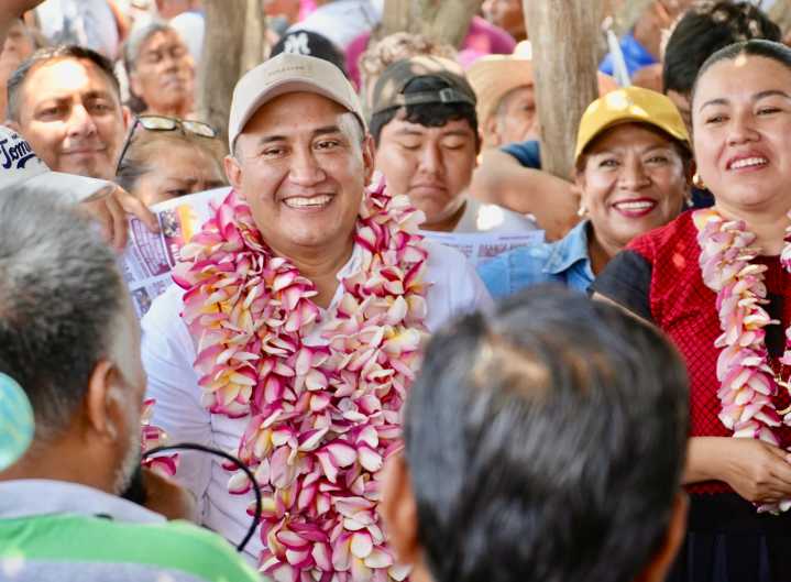 Caminan colonias de Tehuantepec con Nino Morales