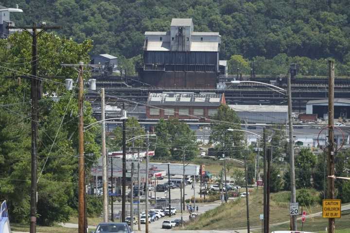 Explosions at US Steel plant in Pennsylvania leave 1 dead and dozens hurt or trapped under rubble