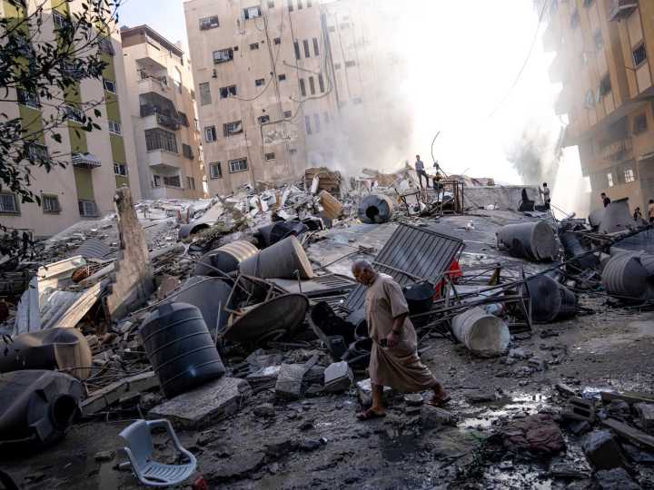 Israel mata a 76 personas en Gaza, incluidos civiles que intentaban conseguir alimentos