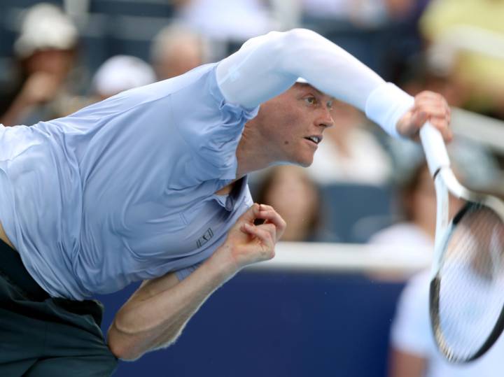 Sinner pasa por encima de Galán en su regreso tras Wimbledon