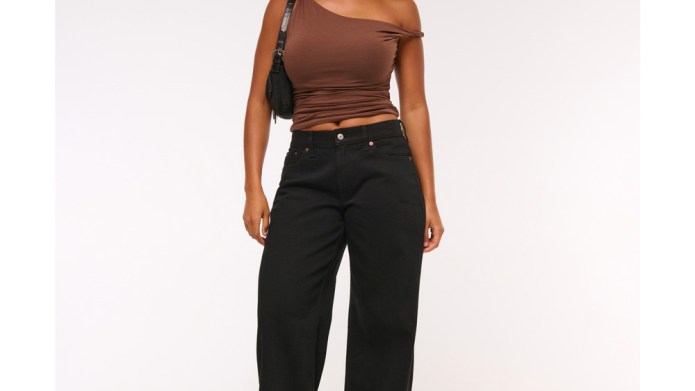 I’m a 5’10 Shopping Writer Who Swears by Abercrombie’s Jeans for Long Legs — These Are the Best Pairs To Get During Their Viral Denim Sale