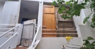 Hablan los vecinos: «Aquí se realquilan los apartamentos a okupas, lo sabemos todos»