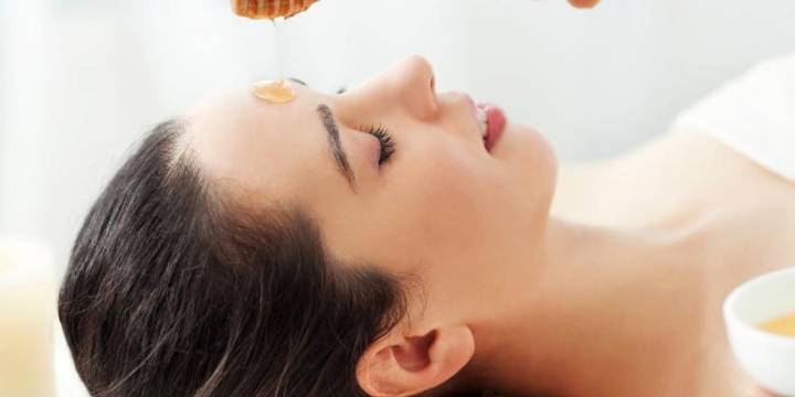Cómo utilizar la miel para crear una mascarilla de colágeno que ayuda a eliminar las líneas de expresión