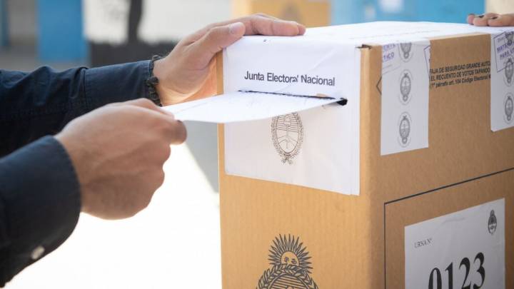 “Chivilcoy vota entre la calma y la duda: ‘Andá a saber para qué lado apuntan’”
