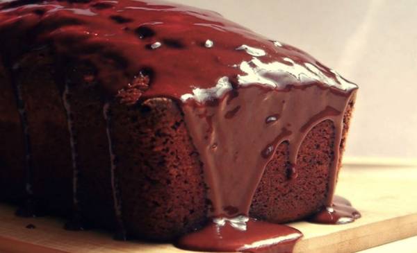 Receta sin harina y sin azúcar de budín extra húmedo de chocolate