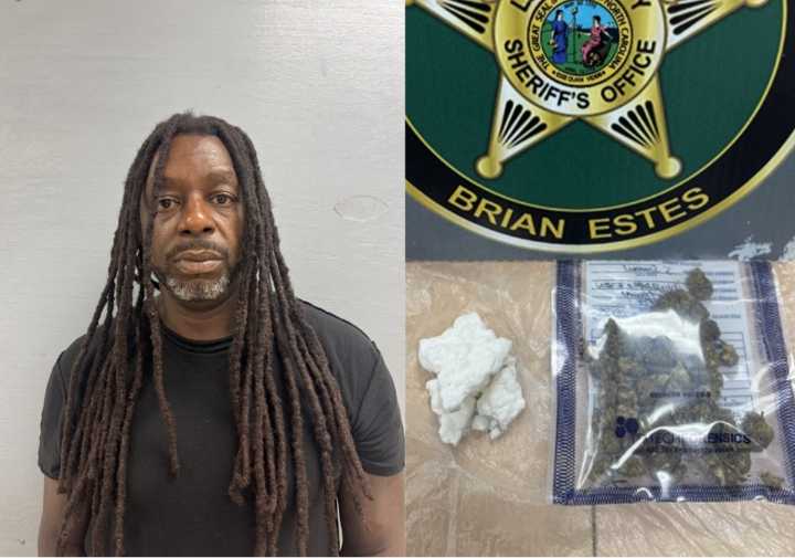 Sujeto fue sorprendido con crack en su coche en condado de Lee
