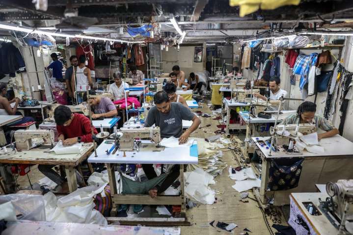 Entran en vigor los aranceles adicionales de EE.UU. a la India por su compra de crudo ruso