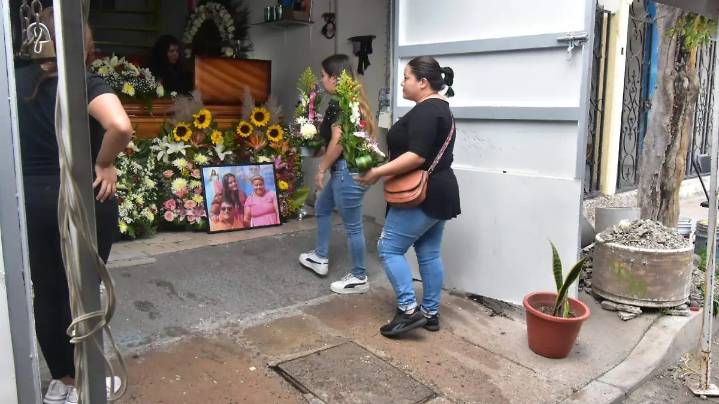 Despiden a familia víctima del accidente de tren en Irapuato
