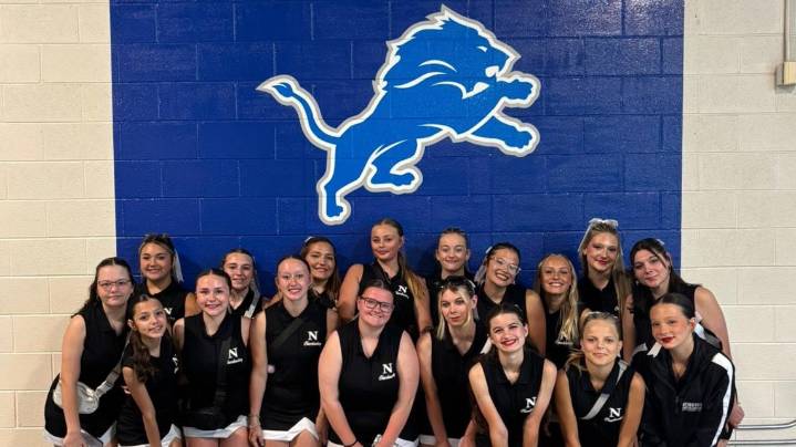 Newaygo High School varsity cheer team wins grant from Detroit Lions