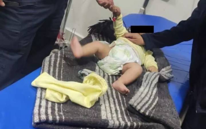Bebé abandonado en avenida de Ecatepec fue rescatado con signos de hipotermia