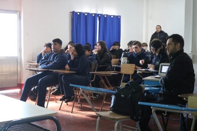 Continúan los conversatorios en el marco del Mes de la Niñez