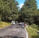 Vuelca autobús de pasajeros en los límites de Puebla e Hidalgo