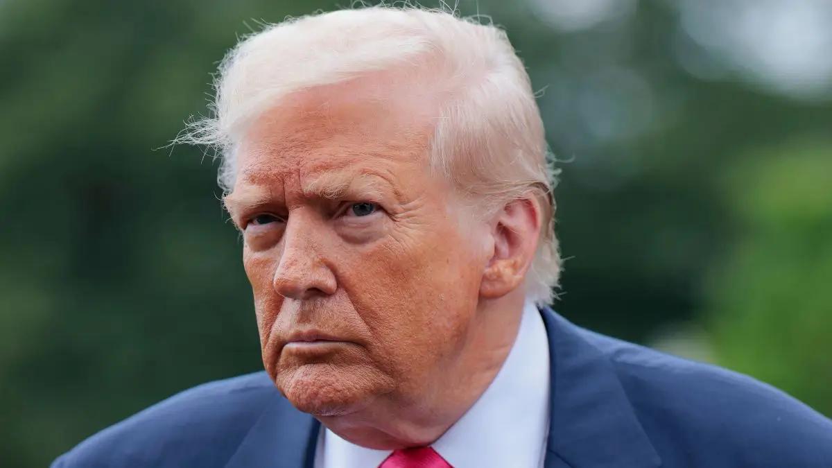 'Are We Seriously Surprised?': Trump’s Locked Phone Screen Has Been Exposed and People Say It’s the Most Predictably ‘Trump’ Thing They’ve Ever Seen