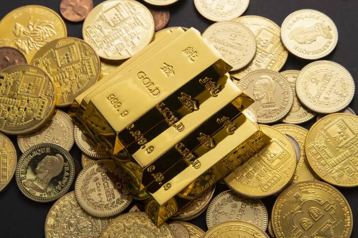Trump aclara que EU no impondrá aranceles al oro tras incertidumbre en mercados