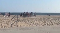 Mujer muere tras ser sacada del agua en Manhattan Beach