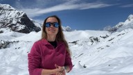 Alpinista rusa atrapada a 7.000 metros de altura no será rescatada, hijo asegura que sigue viva y pide reactivar su búsqueda