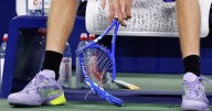 Daniil Medvedev se fue de Nueva York multado por destrozar su raqueta