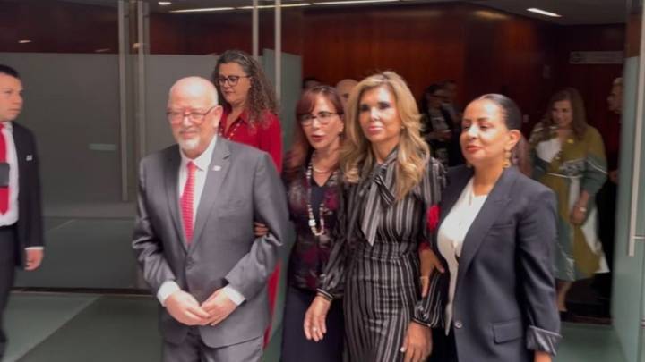 Claudia Pavlovich rinde protesta como embajadora en Panamá tras aprobación del Congreso